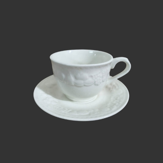 A Set of Tea Cups & Saucers