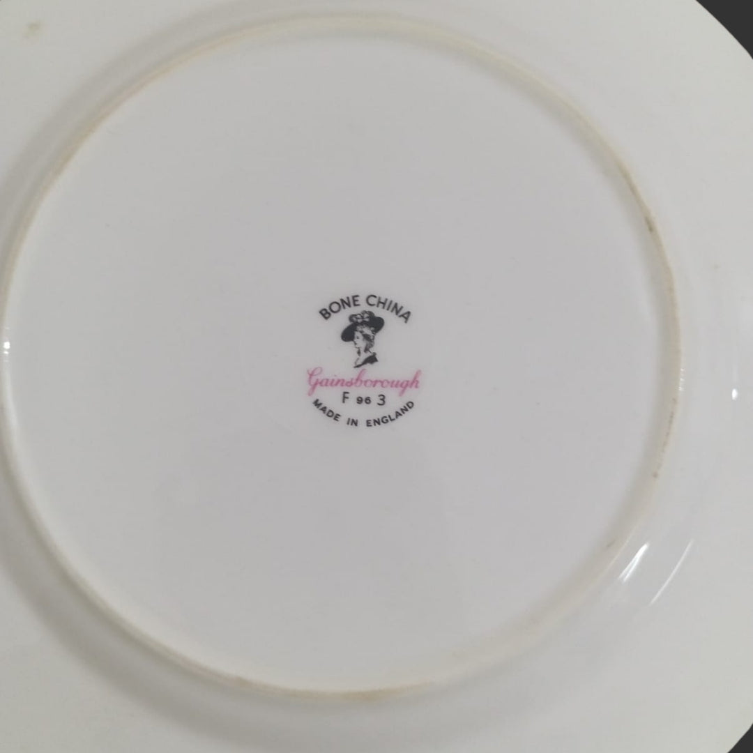 A set of 03 quarter plates