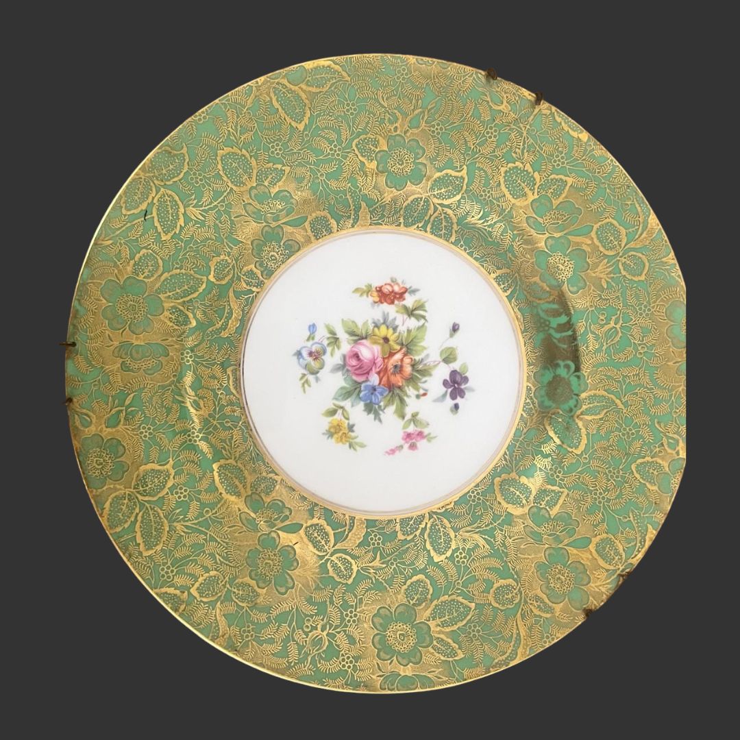 Wall hanging plate
