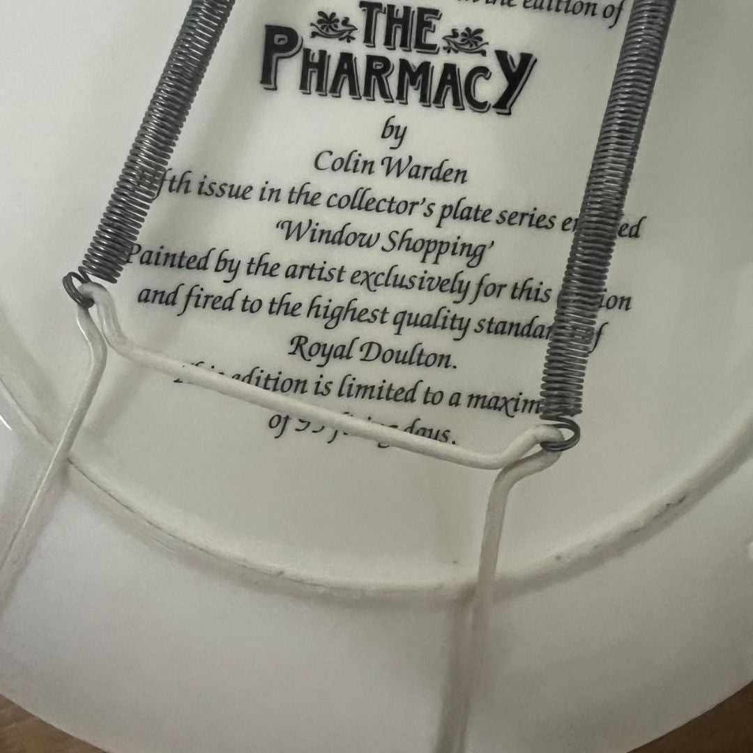 Wall hanging plate
