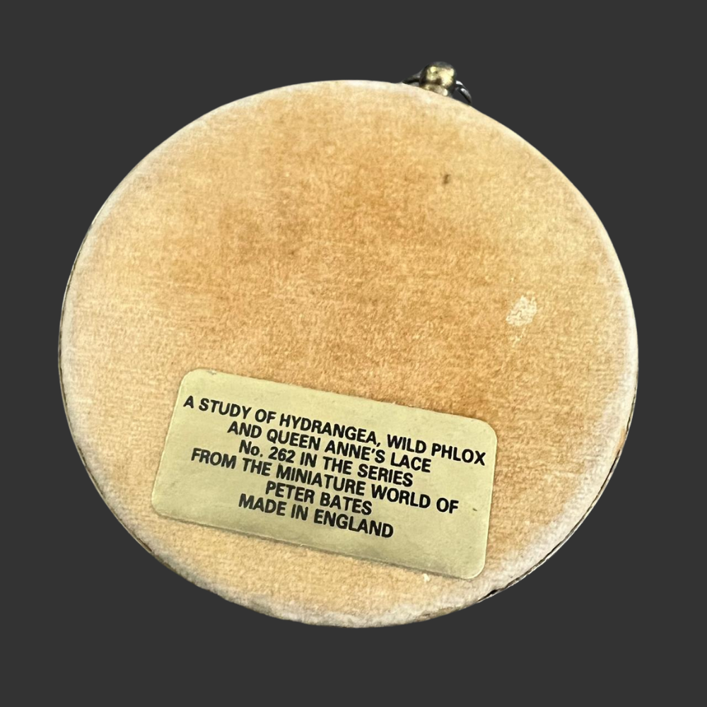 Miniature pressed flower round frame