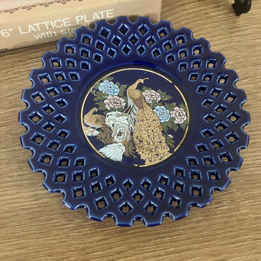 Lattice Plate With Stand