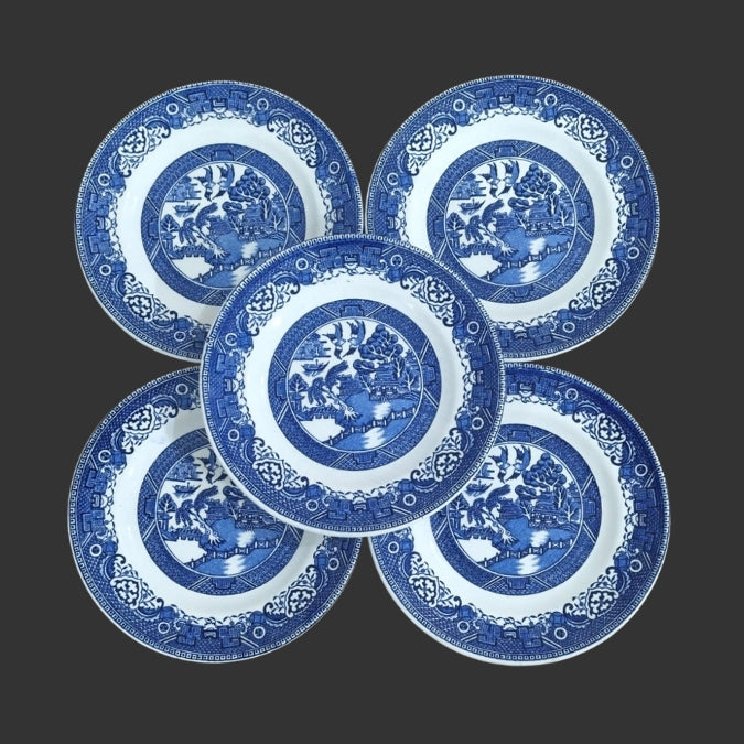 A set of 05 Quarter Plates
