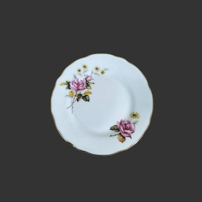 A set of 03 Quarter Plates