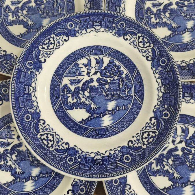 A set of 05 Quarter Plates