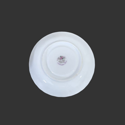 Set of 04 Tea Cups & Saucers