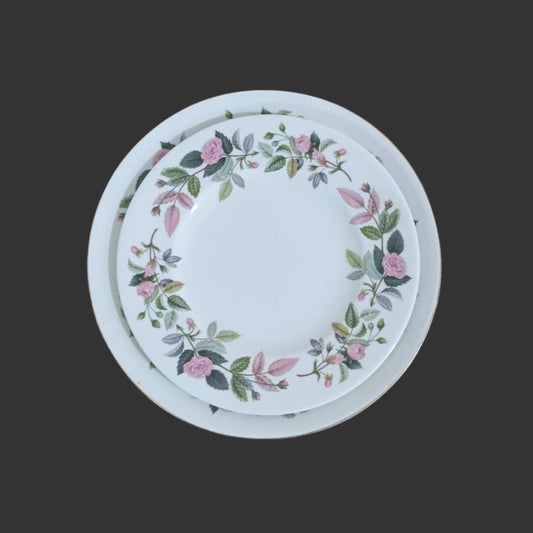 Duo of plates