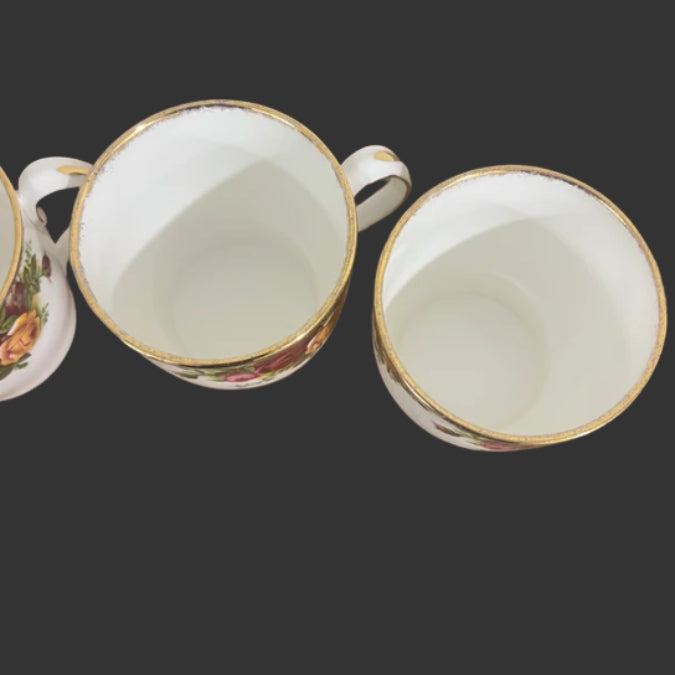 A set of 04 Mugs