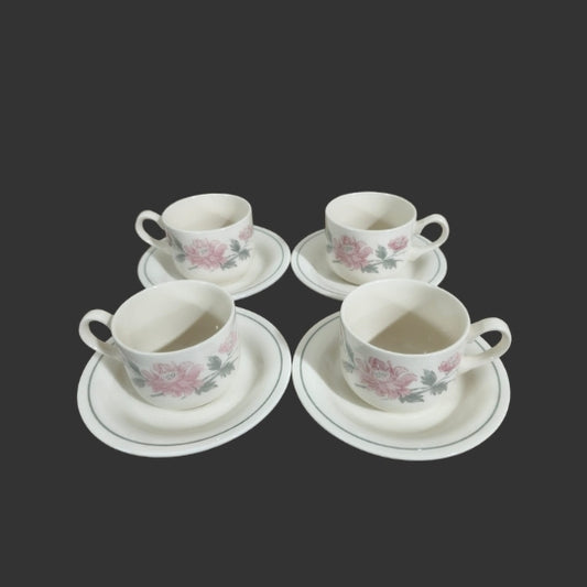 Set of 04 Tea Cups & Saucers