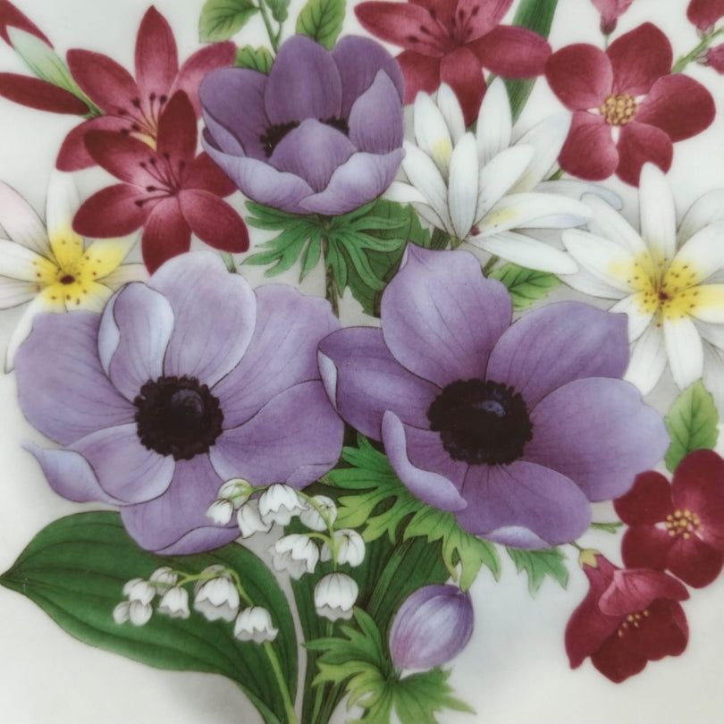 Wall hanging plate