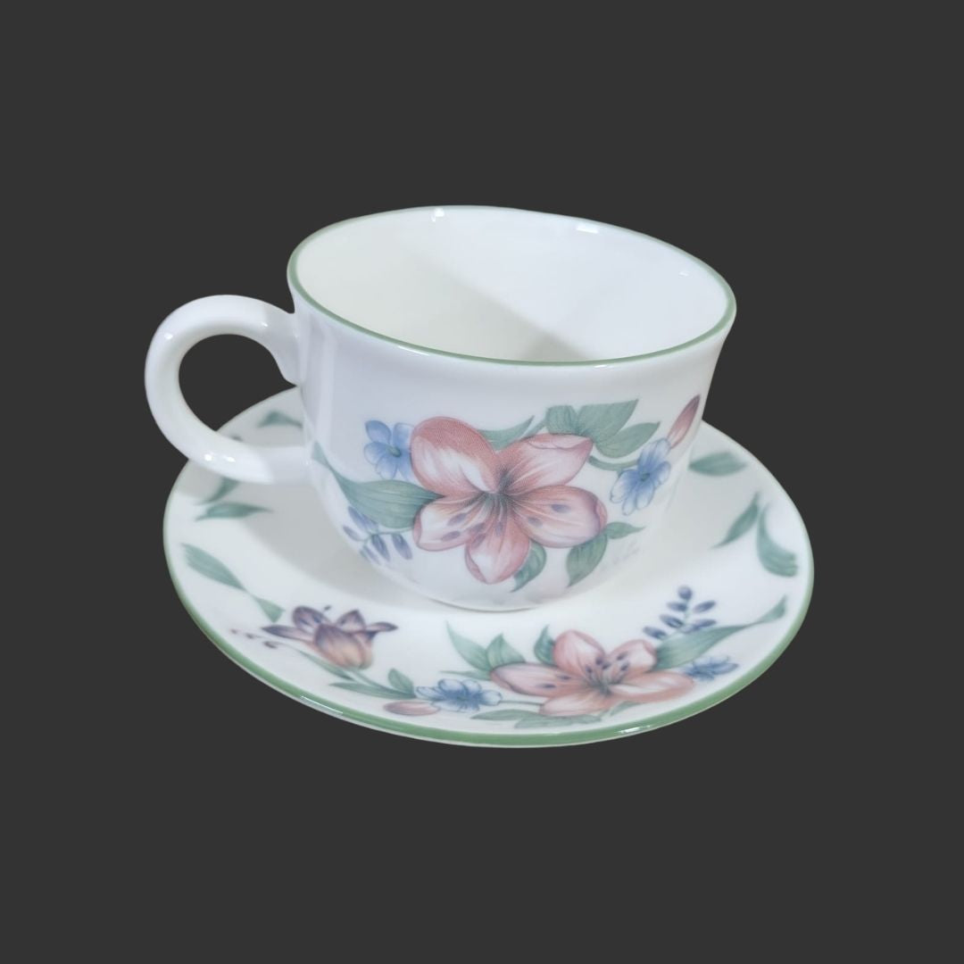 Set of 05 Tea cups & Saucers